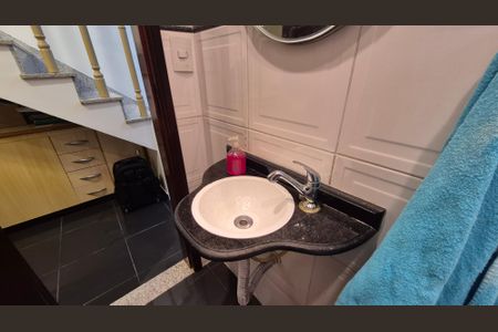 Casa à venda com 350m², 5 quartos e 3 vagas Casa à venda com 350m², 5 quartos e 3 vagasLavabo