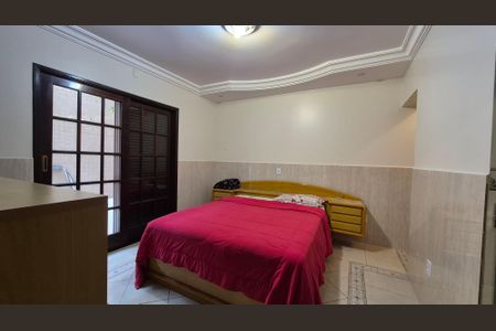 Casa à venda com 350m², 5 quartos e 3 vagas Casa à venda com 350m², 5 quartos e 3 vagasSuíte