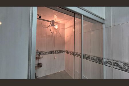 Casa à venda com 350m², 5 quartos e 3 vagas Casa à venda com 350m², 5 quartos e 3 vagasBanheiro da suíte