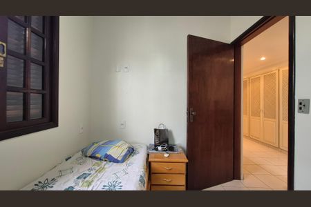 Casa à venda com 350m², 5 quartos e 3 vagas Casa à venda com 350m², 5 quartos e 3 vagasQuarto