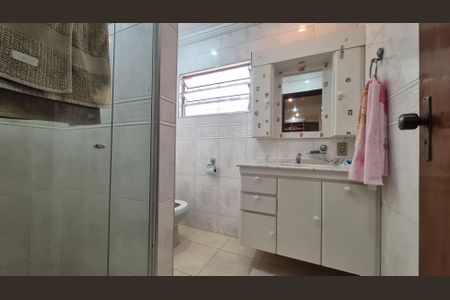 Casa à venda com 350m², 5 quartos e 3 vagas Casa à venda com 350m², 5 quartos e 3 vagasBanheiro