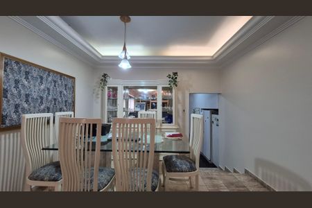 Casa à venda com 350m², 5 quartos e 3 vagas Casa à venda com 350m², 5 quartos e 3 vagasSala