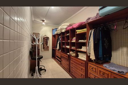 Casa à venda com 350m², 5 quartos e 3 vagas Casa à venda com 350m², 5 quartos e 3 vagasSuíte