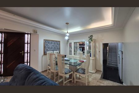 Casa à venda com 350m², 5 quartos e 3 vagas Casa à venda com 350m², 5 quartos e 3 vagasSala