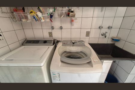 Casa à venda com 350m², 5 quartos e 3 vagas Casa à venda com 350m², 5 quartos e 3 vagasArea de serviço