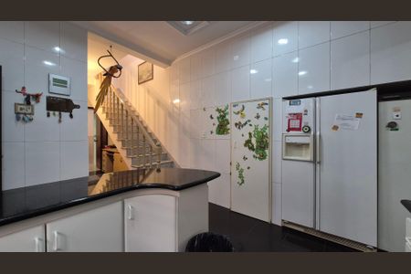 Casa à venda com 350m², 5 quartos e 3 vagas Casa à venda com 350m², 5 quartos e 3 vagasCozinha