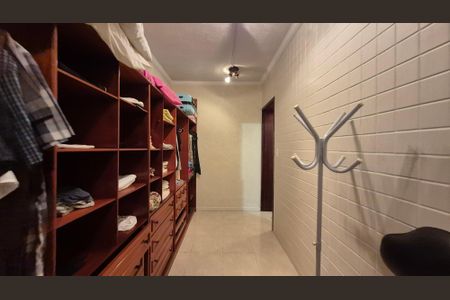 Casa à venda com 350m², 5 quartos e 3 vagas Casa à venda com 350m², 5 quartos e 3 vagasSuíte