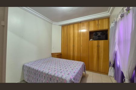 Casa à venda com 350m², 5 quartos e 3 vagas Casa à venda com 350m², 5 quartos e 3 vagasQuarto 2