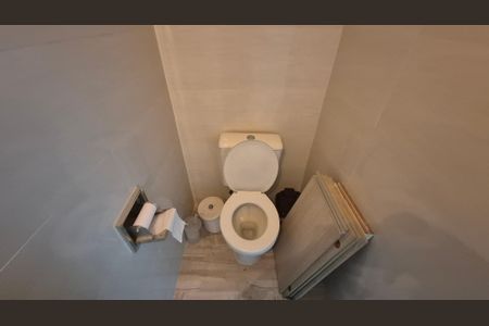 Casa à venda com 350m², 5 quartos e 3 vagas Casa à venda com 350m², 5 quartos e 3 vagasBanheiro