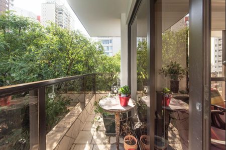 Apartamento à venda com 200m², 4 quartos e 3 vagasVaranda