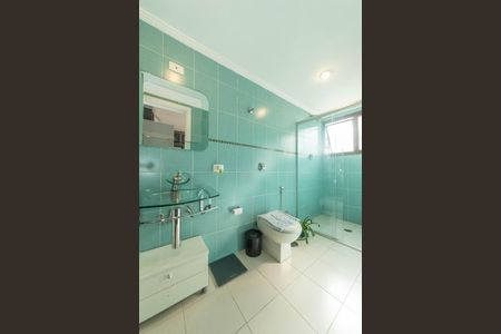 Apartamento à venda com 200m², 4 quartos e 3 vagasBanheiro da Suíte 1