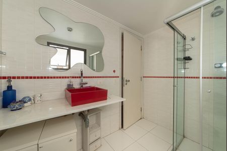 Apartamento à venda com 200m², 4 quartos e 3 vagasBanheiro da Suíte 3