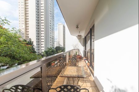 Apartamento à venda com 200m², 4 quartos e 3 vagasVaranda