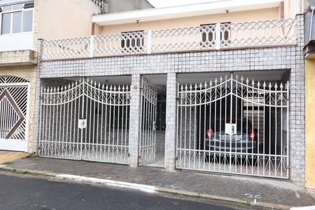 Casa para alugar com 260m², 3 quartos e 2 vagasFachada da casa