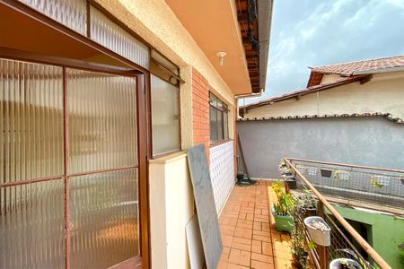 Varanda de casa para alugar com 3 quartos, 256m² em Santa Efigênia, Belo Horizonte