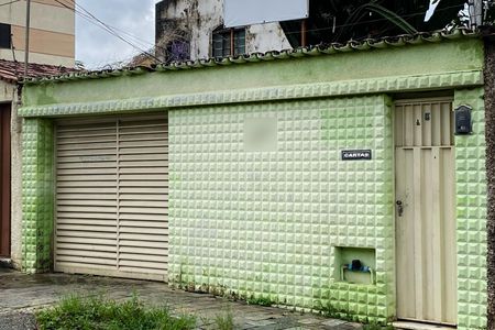 Casa para alugar com 256m², 3 quartos e 4 vagasFachada