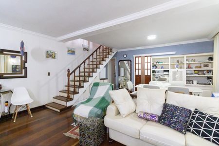 Casa à venda com 150m², 3 quartos e 2 vagasSala