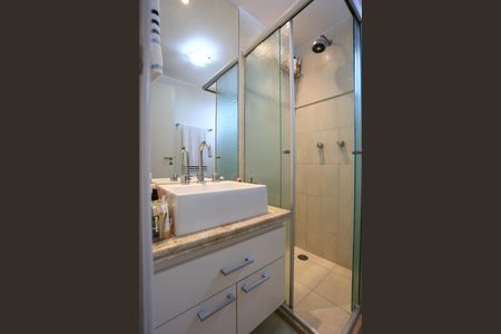 Apartamento à venda com 69m², 2 quartos e 2 vagasBanheiro da Suíte 1