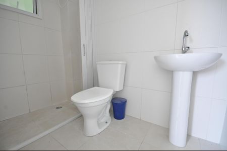 Banheiro de apartamento à venda com 1 quarto, 36m² em Vila Mazzei, São Paulo