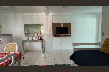 Sala de apartamento para alugar com 1 quarto, 60m² em Recreio dos Bandeirantes, Rio de Janeiro