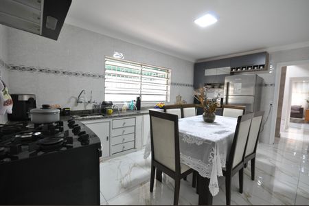 Casa à venda com 161m², 3 quartos e 2 vagasCozinha