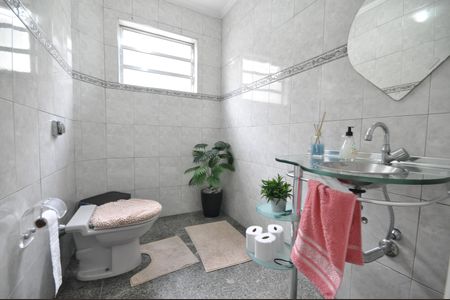 Casa à venda com 161m², 3 quartos e 2 vagasLavabo