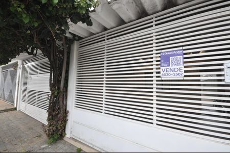 Casa à venda com 161m², 3 quartos e 2 vagasFachada