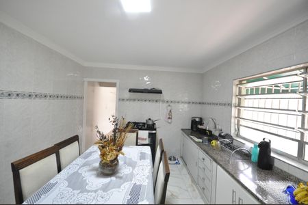 Casa à venda com 161m², 3 quartos e 2 vagasCozinha