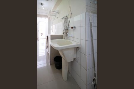 Casa à venda com 172m², 3 quartos e 2 vagasÁrea de Serviço