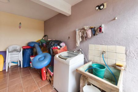 Casa à venda com 250m², 3 quartos e 3 vagas Casa à venda com 250m², 3 quartos e 3 vagasÁrea comum