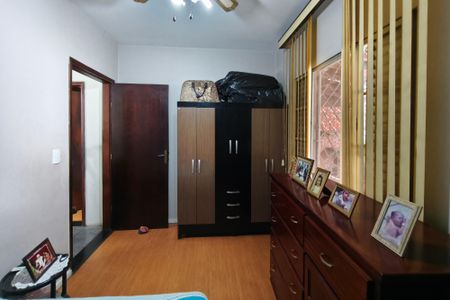 Casa à venda com 250m², 3 quartos e 3 vagas Casa à venda com 250m², 3 quartos e 3 vagasQuarto 3