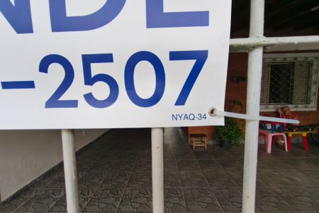 Casa à venda com 250m², 3 quartos e 3 vagas Casa à venda com 250m², 3 quartos e 3 vagasPLACA INSTALADA NA FACHADA