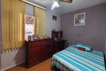 Casa à venda com 250m², 3 quartos e 3 vagas Casa à venda com 250m², 3 quartos e 3 vagasQuarto 2