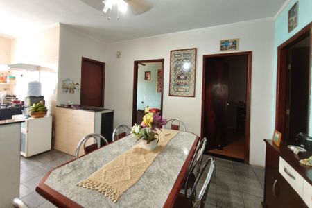 Casa à venda com 250m², 3 quartos e 3 vagas Casa à venda com 250m², 3 quartos e 3 vagasSala de Jantar