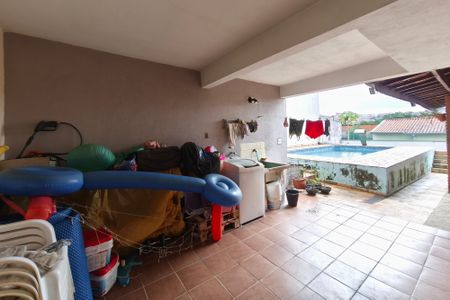 Casa à venda com 250m², 3 quartos e 3 vagas Casa à venda com 250m², 3 quartos e 3 vagasQuintal