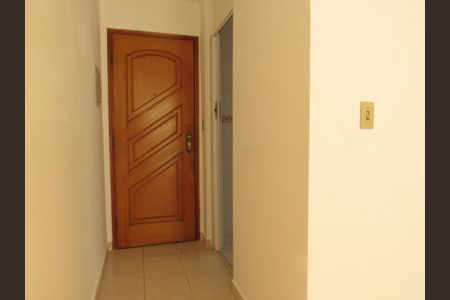 Apartamento à venda com 65m², 3 quartos e 1 vagaEntrada - Cozinha