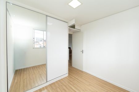 QUARTO1 de apartamento para alugar com 2 quartos, 47m² em Vila Oeste, Belo Horizonte