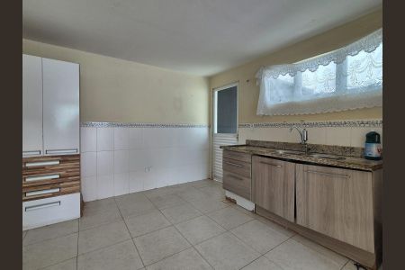 Casa de condomínio à venda com 112m², 3 quartos e 3 vagas Casa de condomínio à venda com 112m², 3 quartos e 3 vagasCozinha