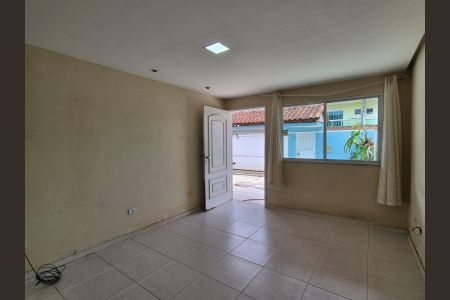 Casa de condomínio à venda com 112m², 3 quartos e 3 vagas Casa de condomínio à venda com 112m², 3 quartos e 3 vagasSala