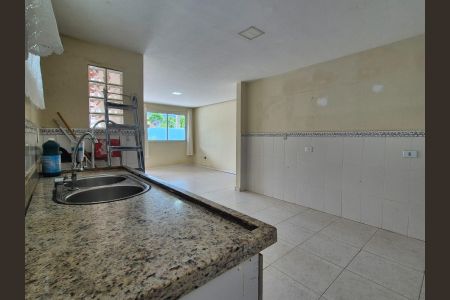 Casa de condomínio à venda com 112m², 3 quartos e 3 vagas Casa de condomínio à venda com 112m², 3 quartos e 3 vagasCozinha