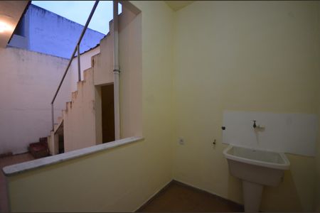 Casa para alugar com 80m², 2 quartos e sem vagaÁrea de Serviço