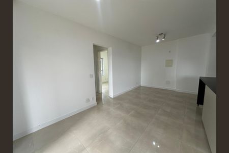 Sala de apartamento para alugar com 2 quartos, 70m² em Melville Empresarial Ii, Barueri