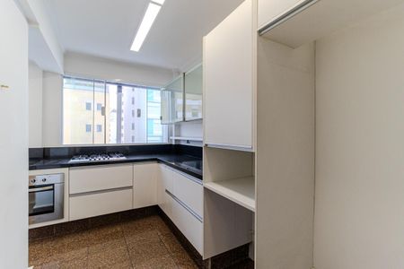 Apartamento à venda com 135m², 2 quartos e 2 vagasCozinha