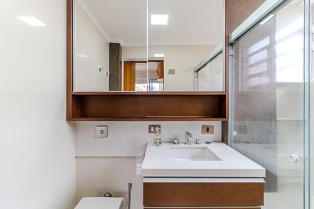 Apartamento à venda com 135m², 2 quartos e 2 vagasBanheiro da Suíte