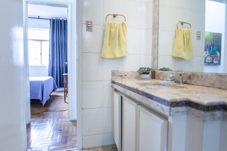Apartamento à venda com 105m², 3 quartos e sem vagaBanheiro Social