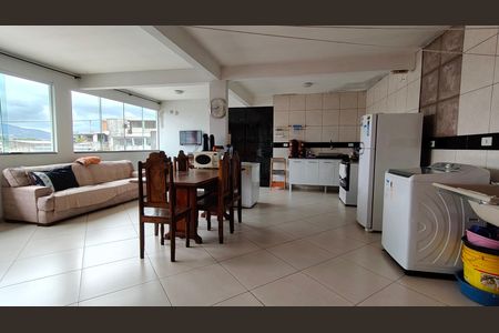 Casa para alugar com 3 quartos, 372m² em Jardim Russo, São Paulo