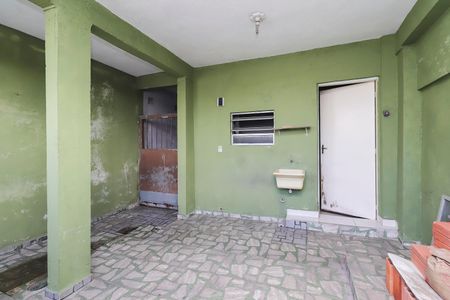 Casa para alugar com 100m², 2 quartos e sem vagaQuintal