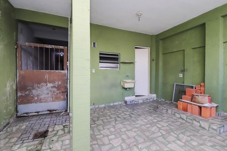 Casa para alugar com 100m², 2 quartos e sem vagaQuintal