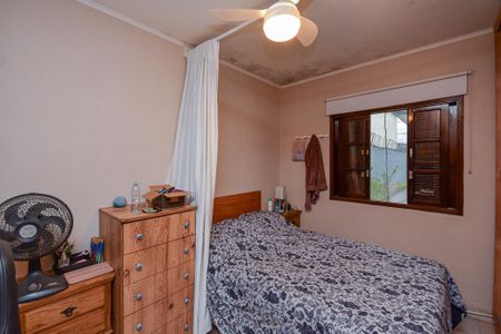 Casa à venda com 320m², 4 quartos e 4 vagas Casa à venda com 320m², 4 quartos e 4 vagasQuarto 5