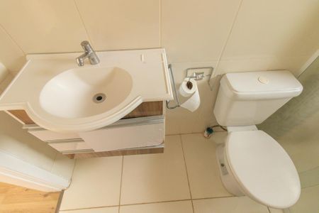 Banheiro Social de apartamento para alugar com 3 quartos, 42m² em Cidade Industrial de Curitiba, Curitiba